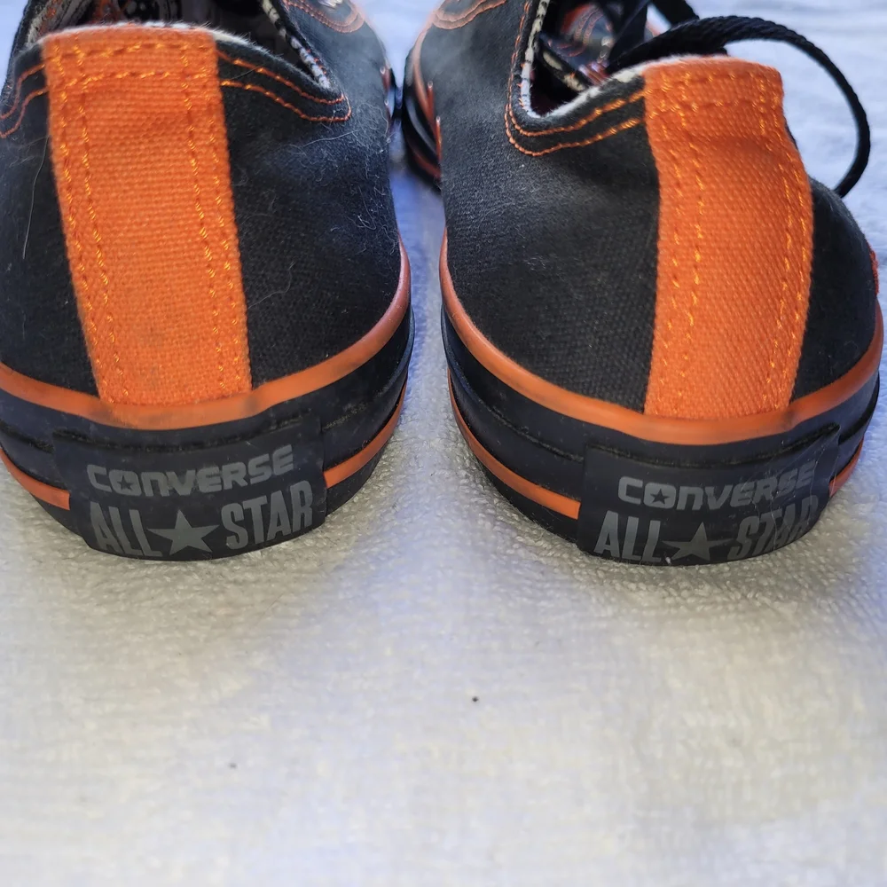 Convers All-Star Sneakers Black and Orange Low-Top  Men 8.5 (Women 6.5)